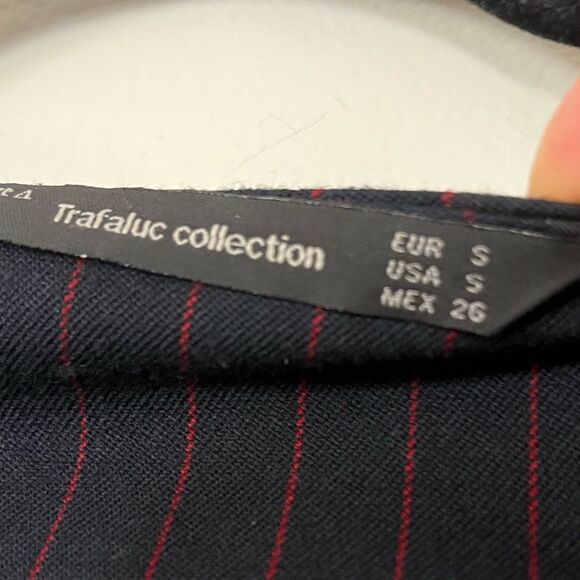Zara dk blue/red vertical lines blouse; pleated lower sleeves,side neck button,S - Picture 3 of 9